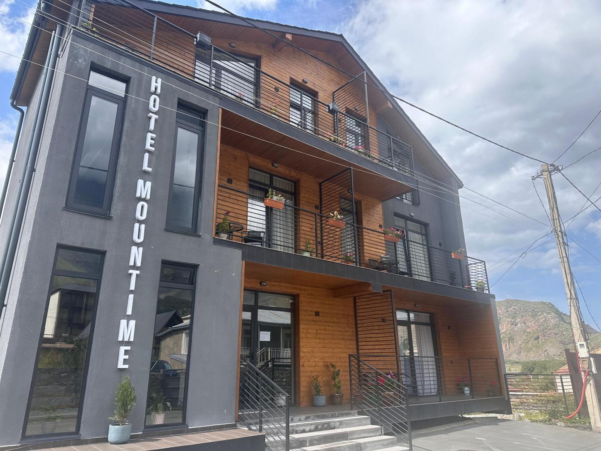 Hotel Mountime Kazbegi Kültér fotó